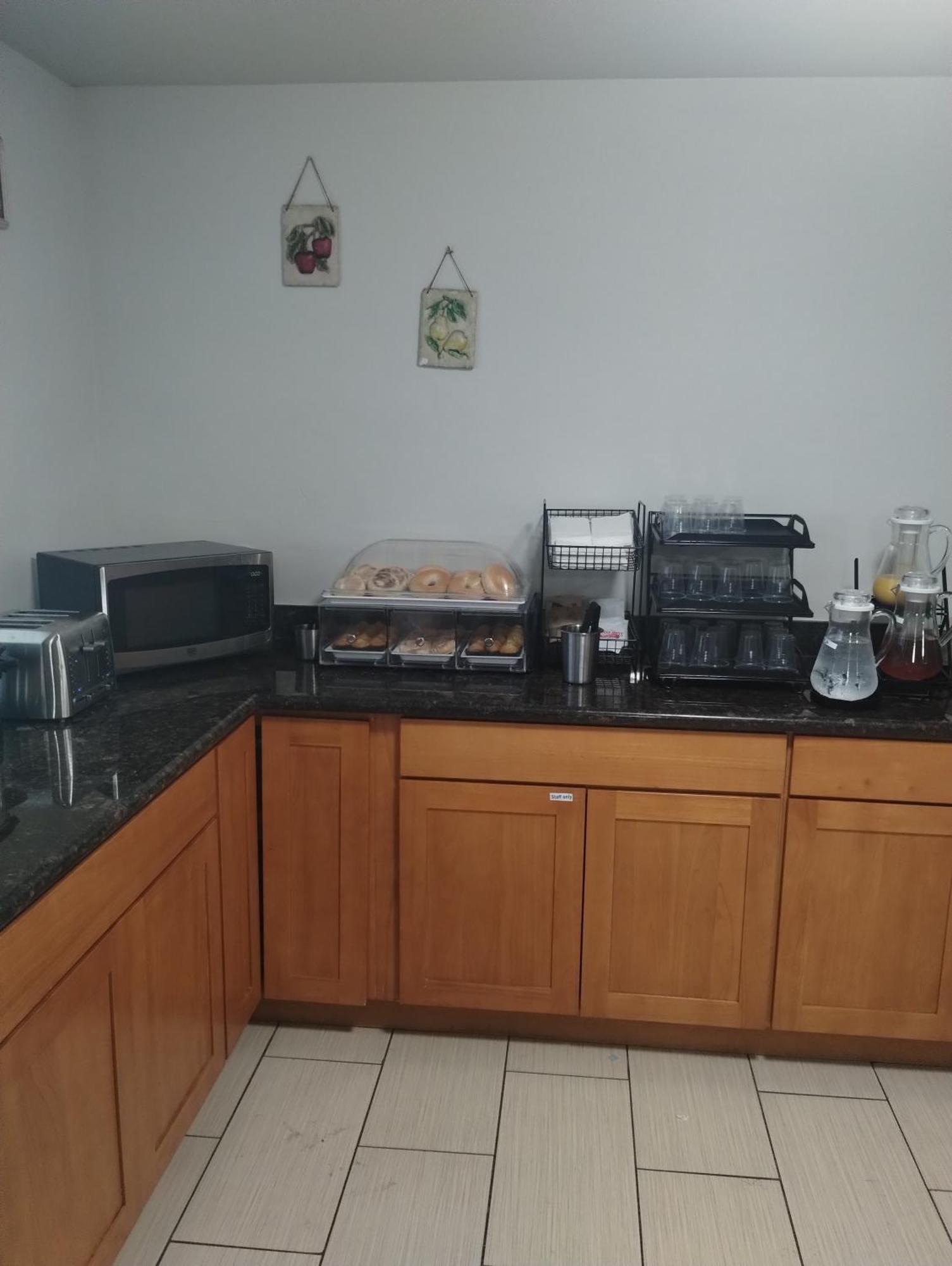 Quality Inn & Suites Уилсонвилл Экстерьер фото