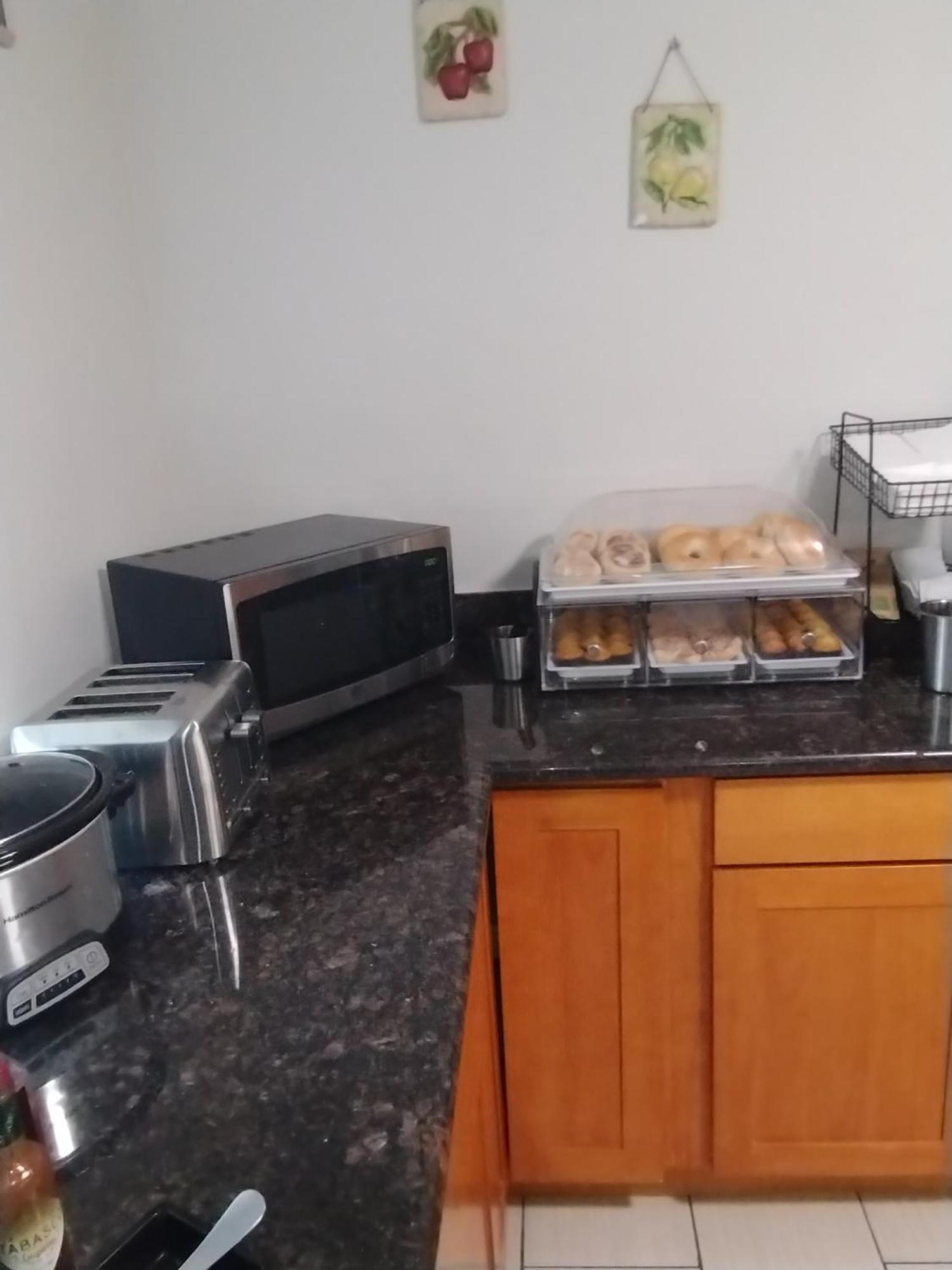 Quality Inn & Suites Уилсонвилл Экстерьер фото