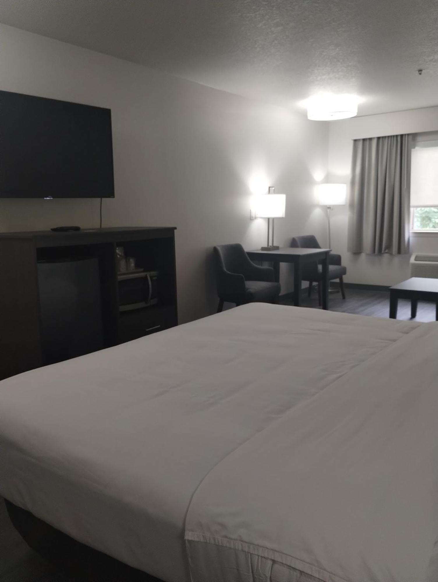 Quality Inn & Suites Уилсонвилл Экстерьер фото