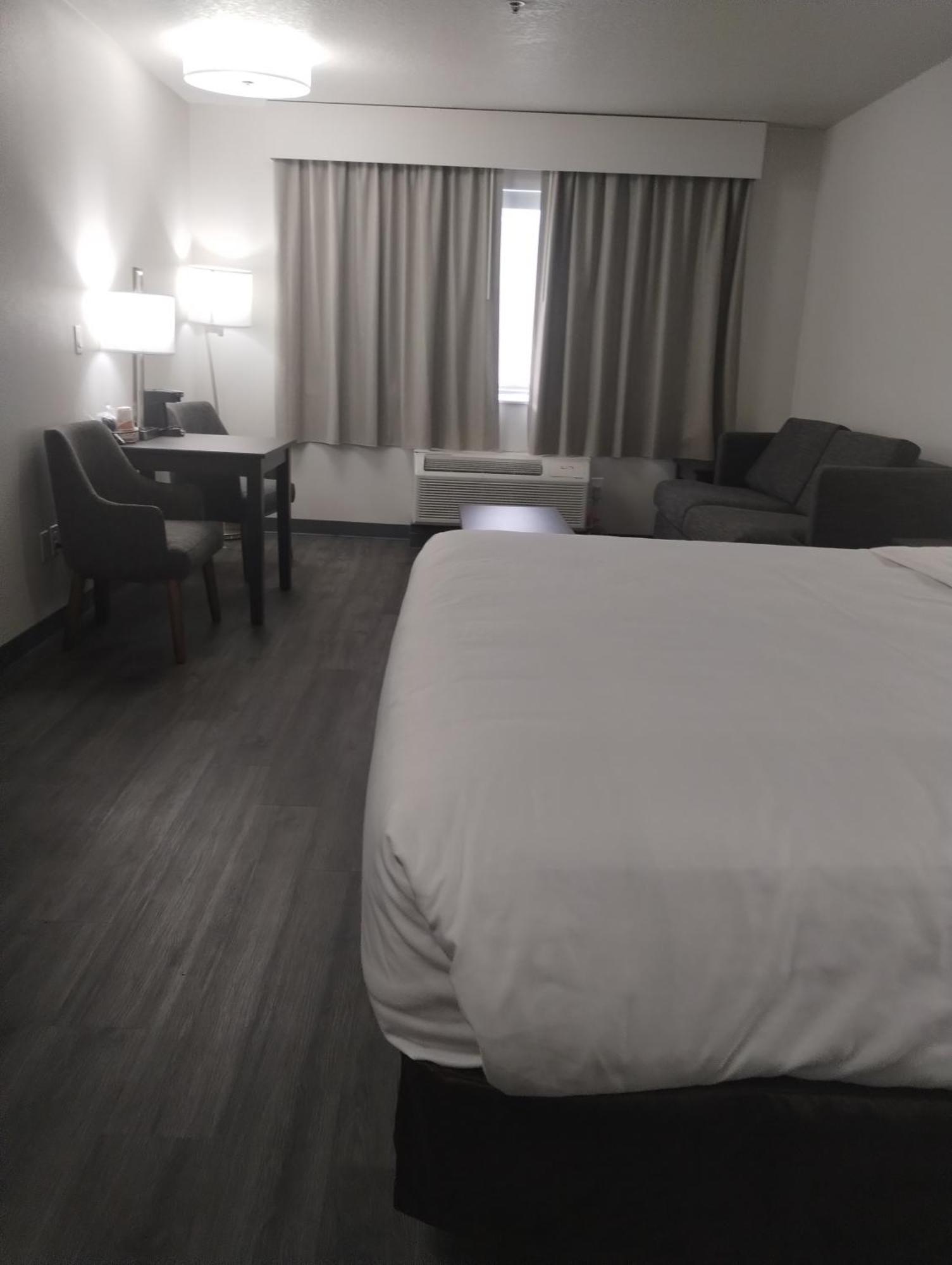 Quality Inn & Suites Уилсонвилл Экстерьер фото