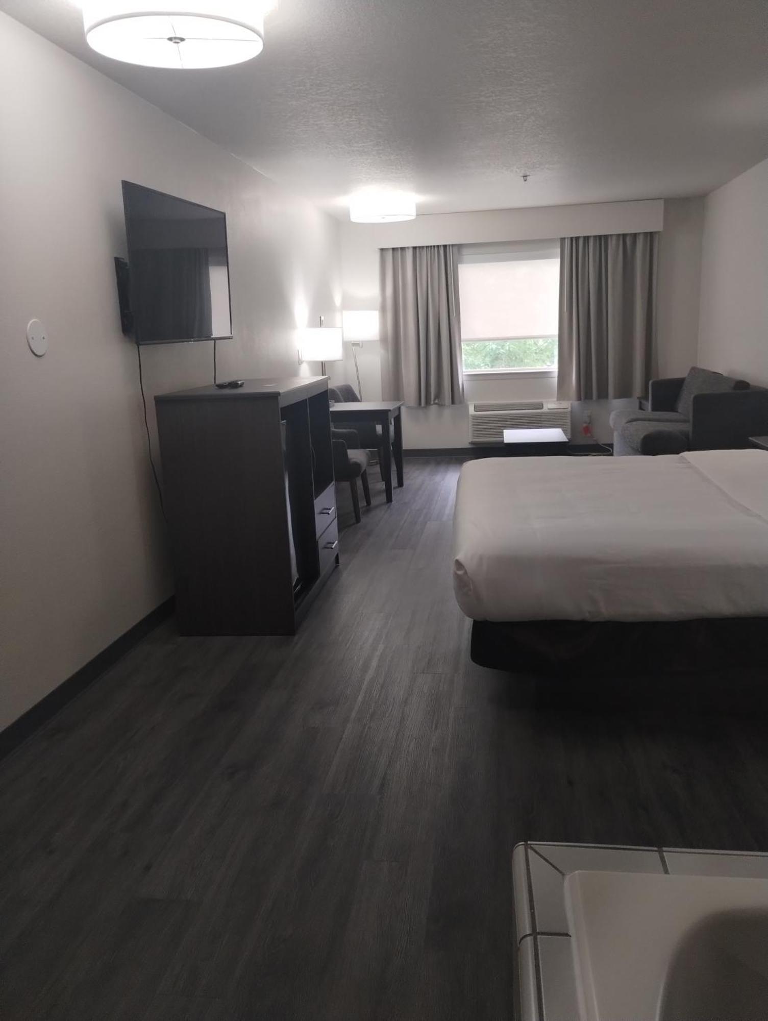 Quality Inn & Suites Уилсонвилл Экстерьер фото