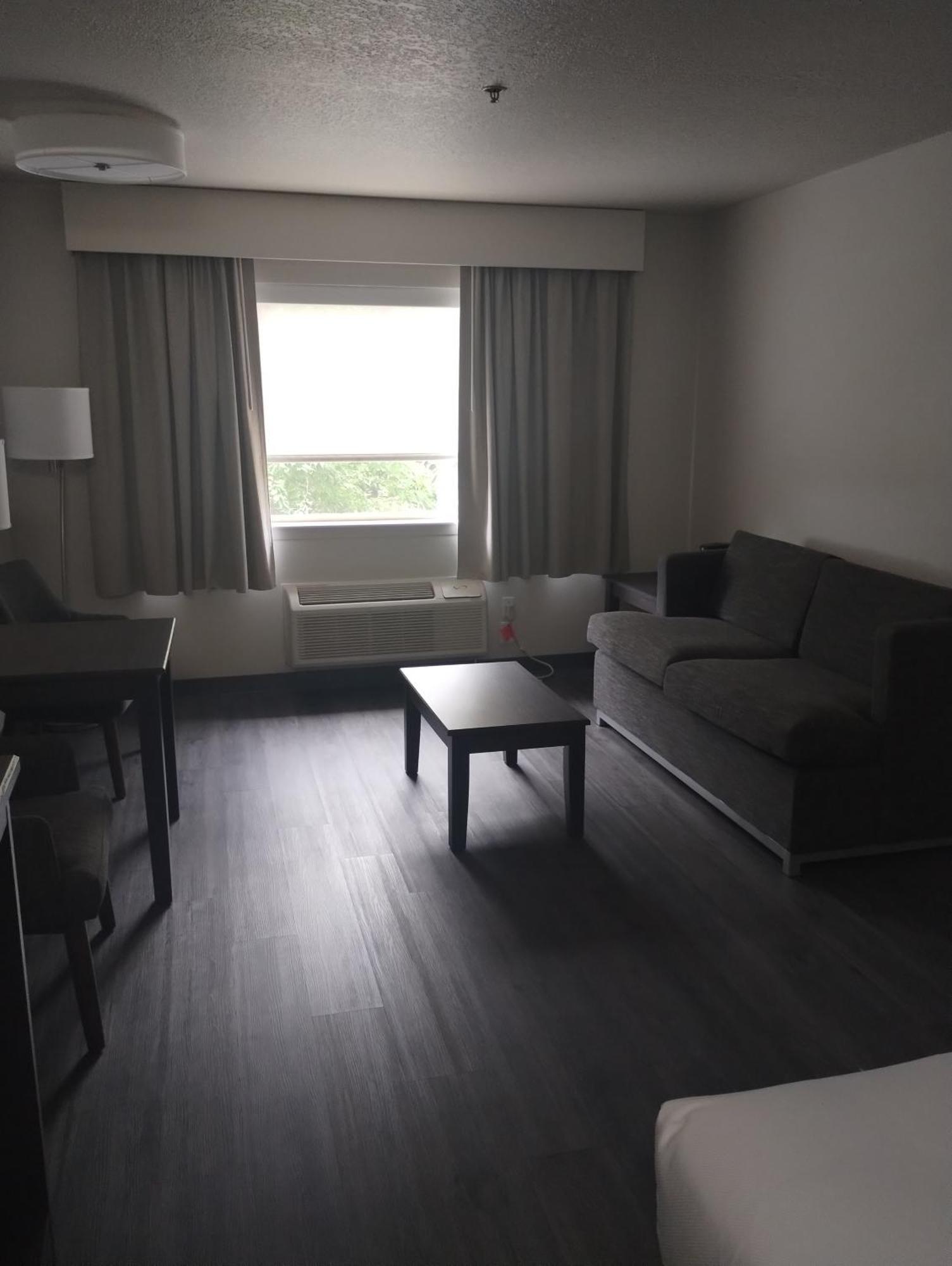 Quality Inn & Suites Уилсонвилл Экстерьер фото