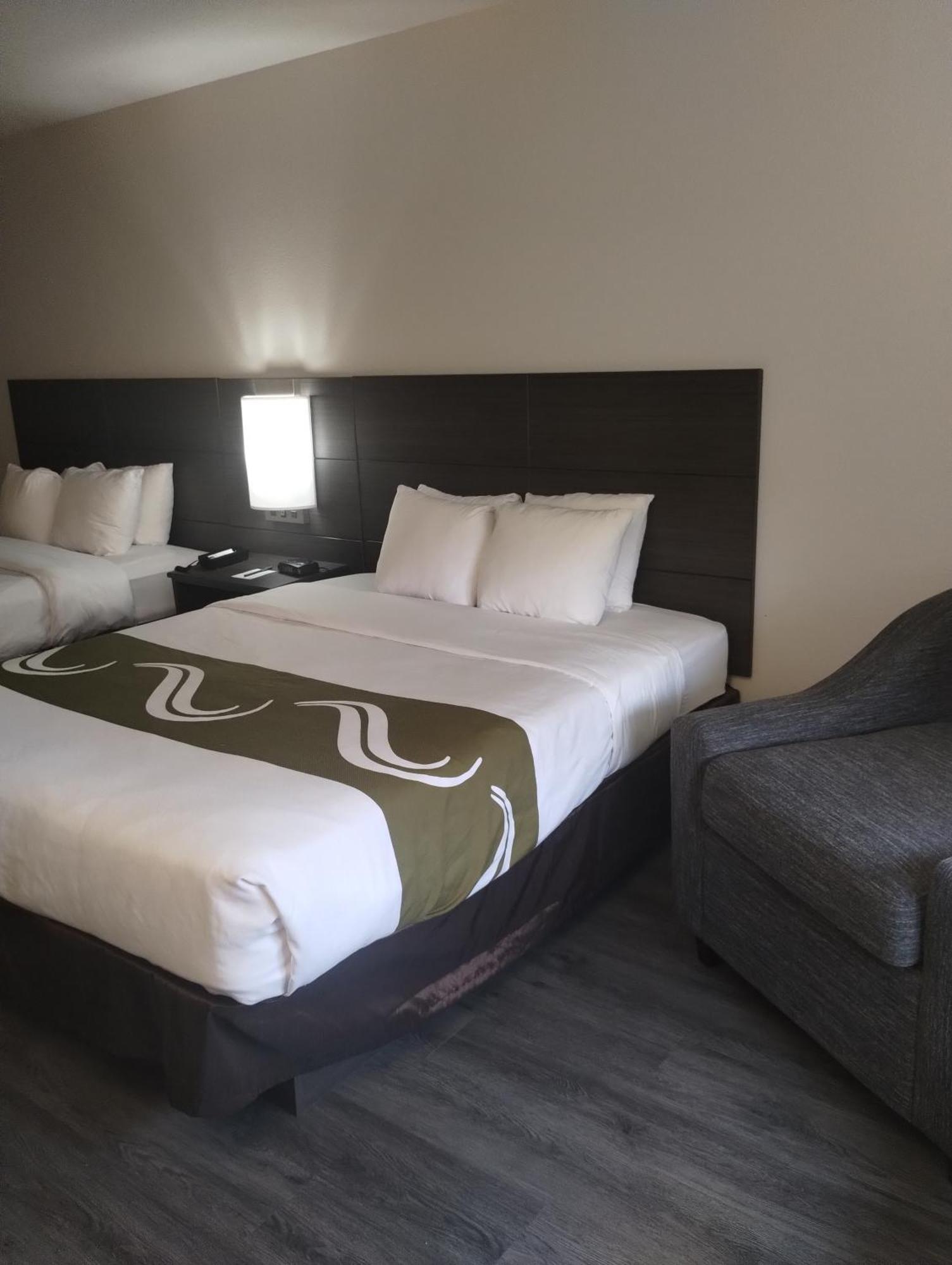Quality Inn & Suites Уилсонвилл Экстерьер фото