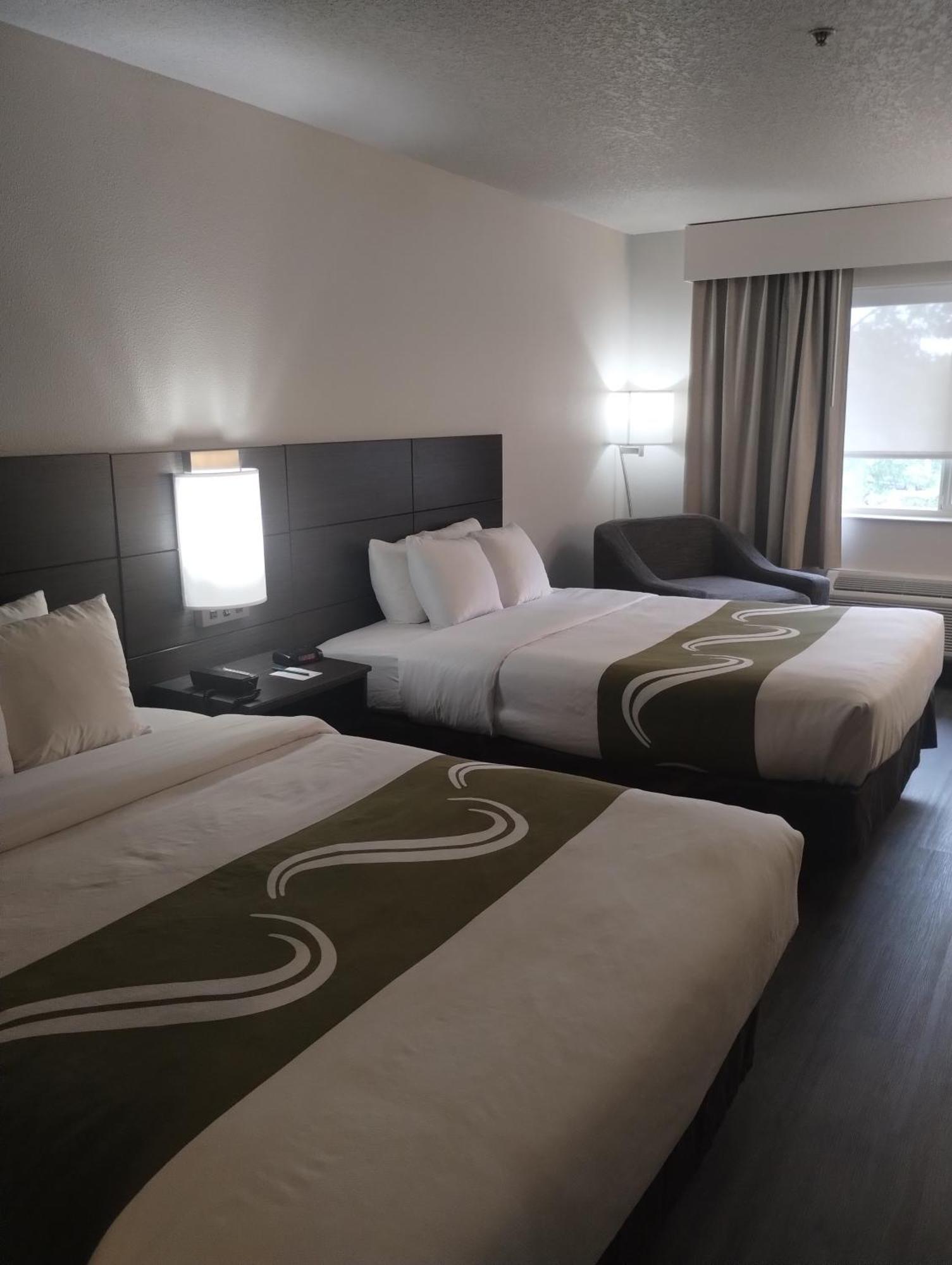 Quality Inn & Suites Уилсонвилл Экстерьер фото